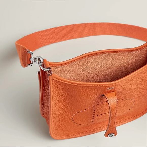 New Hermes Evelyne 23 (new size) Orange Crossbody Bag - Picture 3 of 11